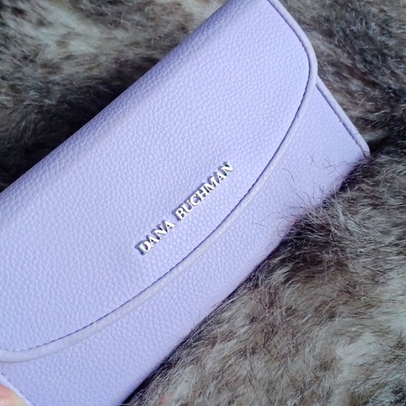 Dana Buchman  wallet - Picture 1 of 16